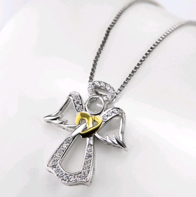 S925 Silver Heart Shaped Pendant Necklace with Diamonds