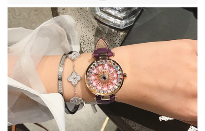 "Fashionable Women's Quartz Watch with Leather Band"