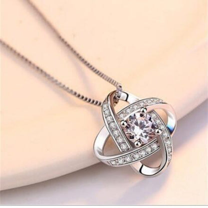 Minimalist Four-Leaf Clover Pendant Necklace for Women