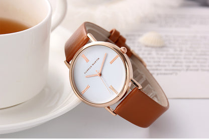 Fashionable Quartz Watch for Women with Leather Strap