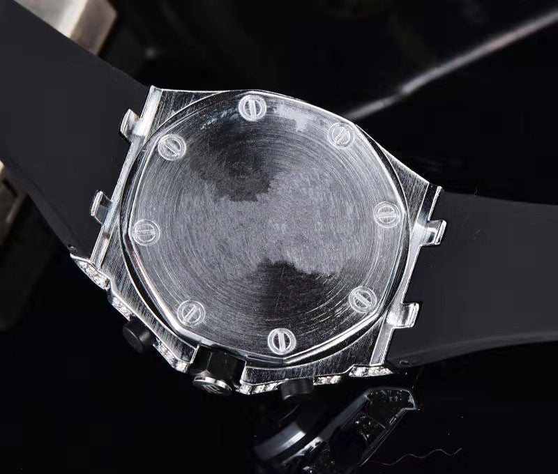 Luxury Diamond Quartz Watch with Stylish Band