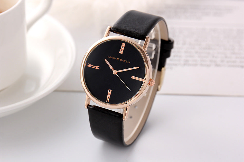 Fashionable Quartz Watch for Women with Leather Strap