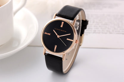 Fashionable Quartz Watch for Women with Leather Strap