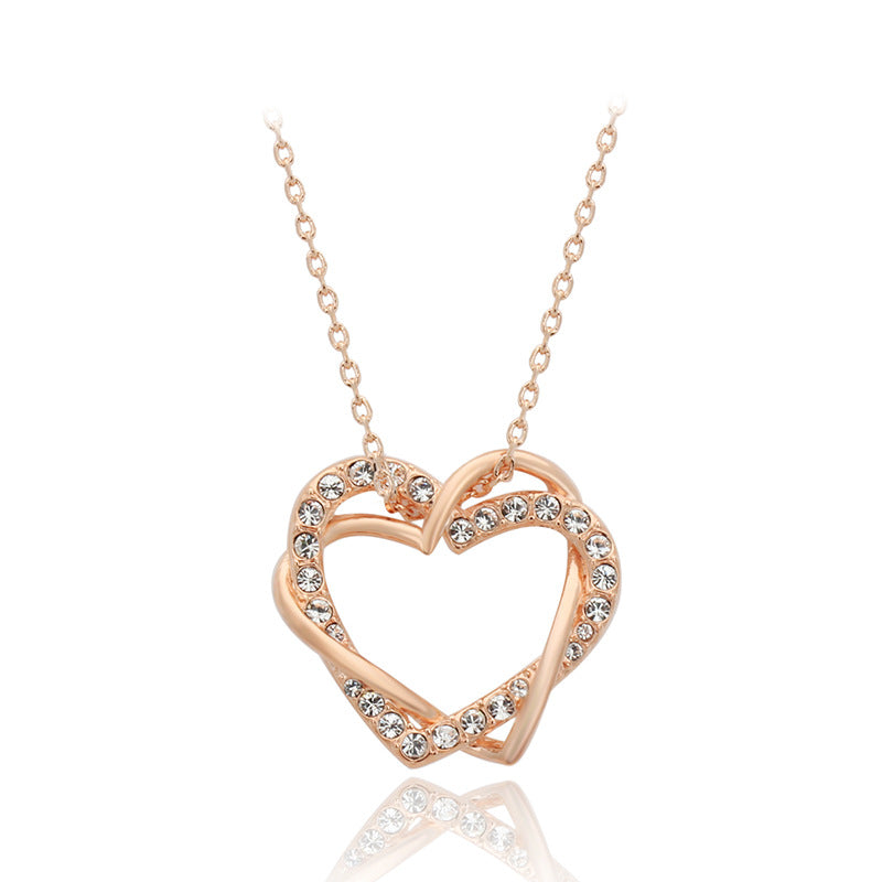 Heart-Shaped Pendant Necklace in Fashion Alloy Design