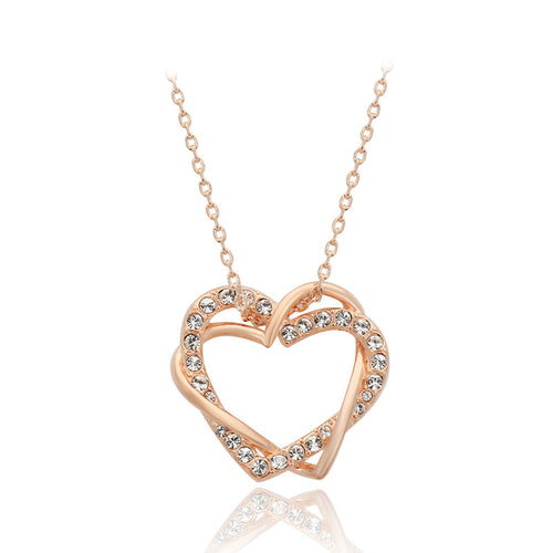 Heart-Shaped Pendant Necklace in Fashion Alloy Design