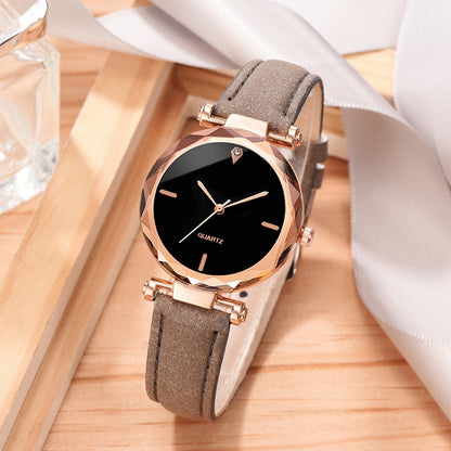 Fashionable Women's Casual Quartz Watch Set with Leather Band