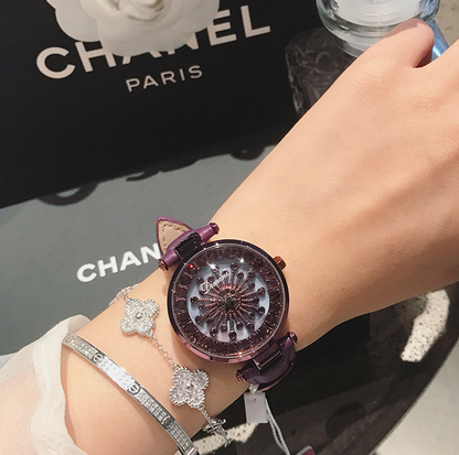 "Fashionable Women's Quartz Watch with Leather Band"