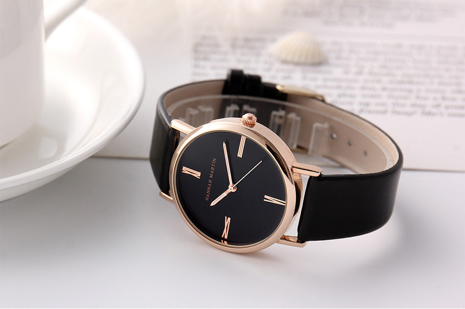 Fashionable Quartz Watch for Women with Leather Strap