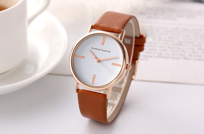 Fashionable Quartz Watch for Women with Leather Strap